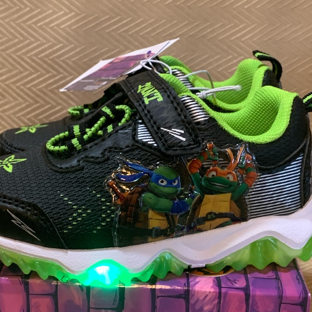 Kids Ninja Turtles Light-Up Sneakers